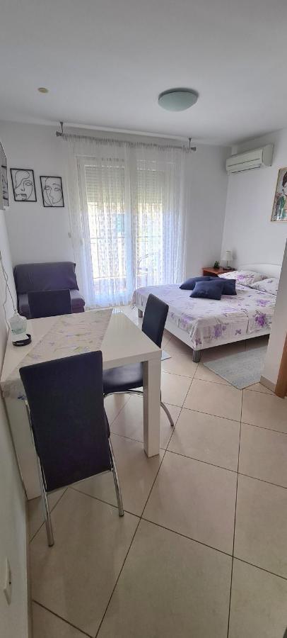 Apartman Scotti Kastela Bagian luar foto
